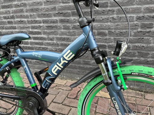 22 inch Loekie Snake 3v Grijs/Zwart/Groen - Snake_22_Blauw_Groen_02.jpg